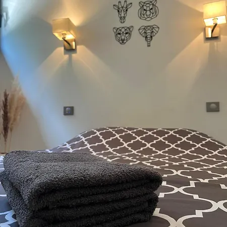 Aixoise Avec Piscine Villa